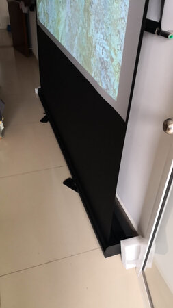 不错，大气，物有所值。没有白塑幕的刺眼。色彩还原逼真，对比度很好。