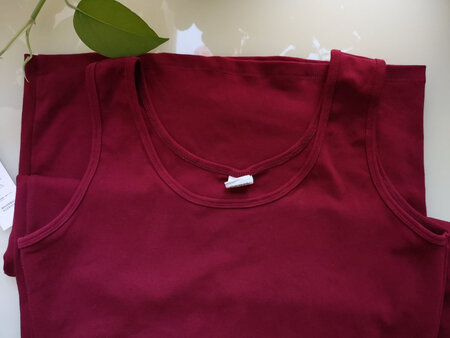 衣服质量很好，穿上比较有型，舒服。