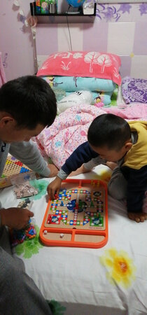 六种棋性价比高，做工也精细，儿子很喜欢。
