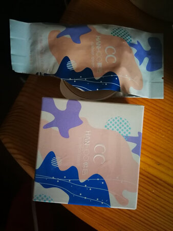 购买的粉底很好用，价格优惠，质量好，买一送一，物流很快，给好评！