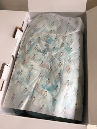 很不错，快递小哥服务大赞帮我送回到家了！宝贝儿三个月等他大点就可以出去遛弯了