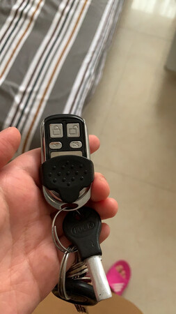 配对后就一个按键好用，价格偏贵，不知道能用多久