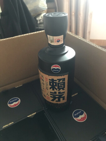 这款赖茅心仪已久，毛系酱香值得拥有，即可收藏也可待客.酒没喝过，要说啥滋味没有发言权啊