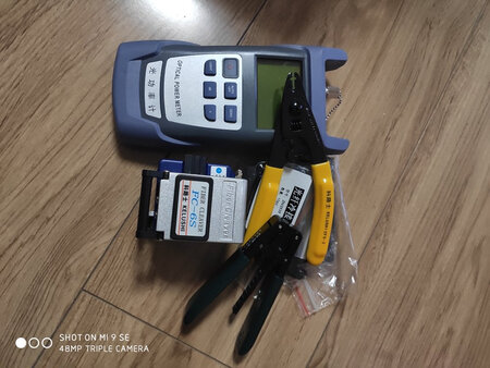 基本可以，可能是我使用不是太熟练，一根光纤做了几次都没有成功，不是长了就是短了，掌握不了技巧。