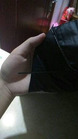 特别差劲，最差劲的一次购物体验，真的，伞一到就是坏的，是坏的，并且客服态度特别差，我说退款，发了几十条消息也不回，伞的价格最多10元，27买了一把坏了的破伞，我还要自己出钱休，客服真的特别过分，我第一次那么生气，客服完全不理人申请退款2.3天了，很生气，你们千万不要买