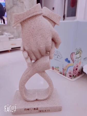 媳妇很喜欢，非常时尚，价格实惠！