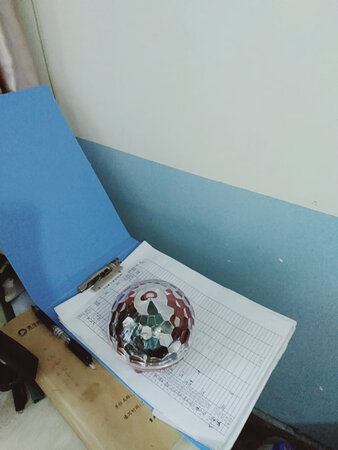 比我想象中好很多，特别喜欢，音质很好，彩灯也很好看，买啦就用上了，建议购买！