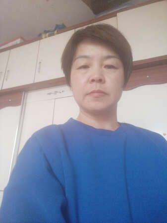 自己号码选大了一码，衣服做工有点小毛病，总体还不错。