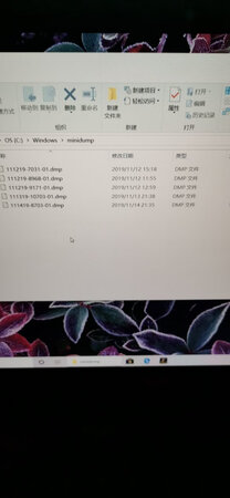 蓝屏频率自己看吧，还有电脑屏幕时不时花屏那么一下，真糟糕