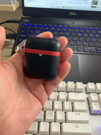 一般吧，上盖不够紧经常掉，链接钥匙扣部位和卡扣质量真的不咋滴，习惯性好评…