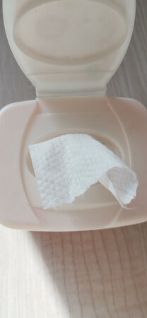 厚薄程度：刚好
产品质感：柔软
吸水程度：还行
外形外观：小巧方便
使用触感：还行