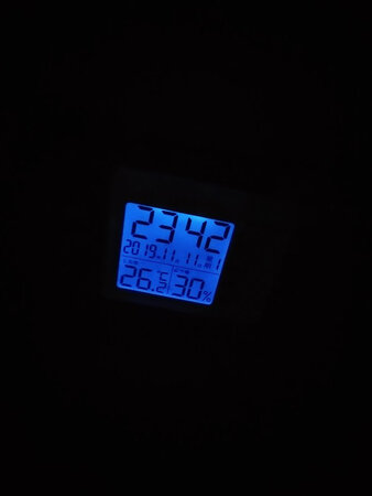 好用，担心夜光太亮，并不是，淡淡的夜光，还可以再按背光灯加亮