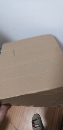 产品包装：用硬纸壳包装的，保护的很好
外观设计：除了A面有点瑕疵外（没有和笔记本的LoGo对上），其它都很不错
安装操作：客服发了视频教程，很详细，也用文字解说了一些细节
使用效果：图案是自己的，一开始还怕做出来的效果不好，安装好了后很放心，杠杠滴