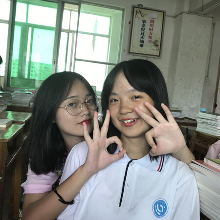 产品质感：质感细腻
其他特色：闪闪惹人爱