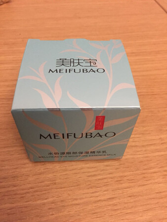 很不错 淡香 滋润 包装蛮好。坚持用看看效果