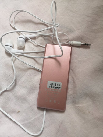 相当精致哈哈哈哈哈哈哈哈，最主要是可以翻译英语单词，以后学习很方便，大赞