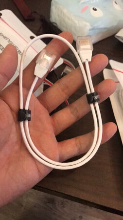 网线软软的很细超级好包装正规，价格公道。