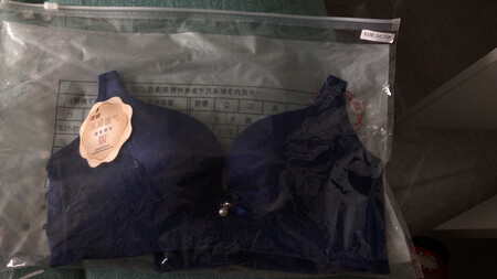 喜欢这款内衣，穿起来也很舒服，已经买过好几次了，很不错