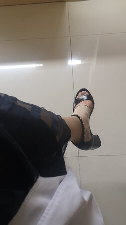 挺好的，就是穿有点费力，但是效果可以，明显晚上睡觉可以不用垫枕头在脚下