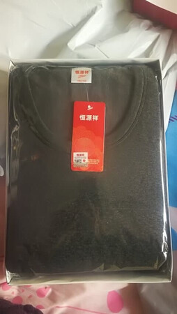 东西不错，挺厚的冬天穿没问题，没有味道，很柔软，老人很喜欢