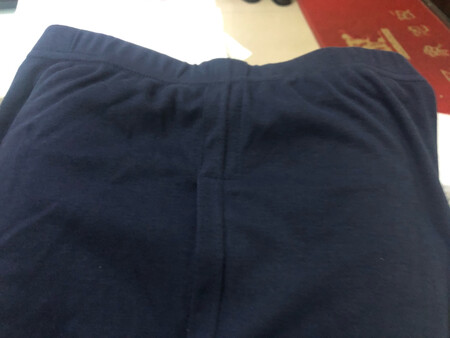 不好，和产品明显不一样。腰边的标志呢？？我有点搞不懂在哪里