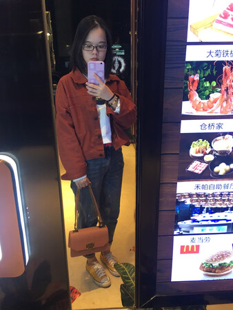确实很漂亮，但是五金质量差了点