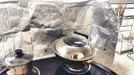 挡油溅起来，挺好的，磁石觉得没用，我家没有任何地方可以吸的