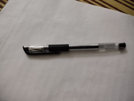 说说产品吧，质量很好，很不错的一款圆珠笔，油笔，他家的圆珠笔还是不错的，颜色也很好看，外壳挺漂亮的，价格也不贵，圆珠笔很好用，出墨很流畅，很满意。
2、笔用起来流畅！正品，笔质量很好，写字流利，手感舒适，价格实在很完美，质量不错，办公一直用这家的不错，书写很流利质量很好，大品牌，值得信赖的，笔很好用，物美价廉，值得购买！，不错吆！