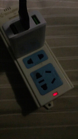 做工质感：好
充电速度：特快
便携性能：强
安全性能：最佳
其他特色：棒