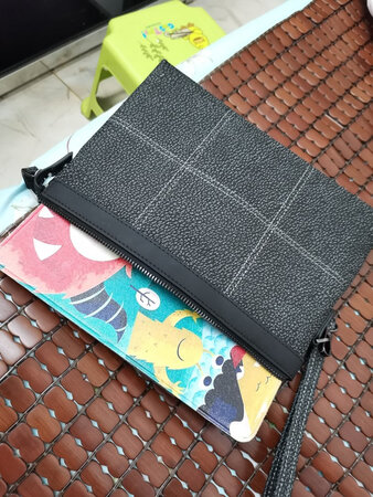 质量做工都挺满意，价格也便宜！装平板也刚好合适！