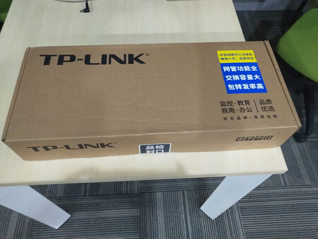 TP-LINK交换机质量不错，再次购买带有路由功能的三层交换机。