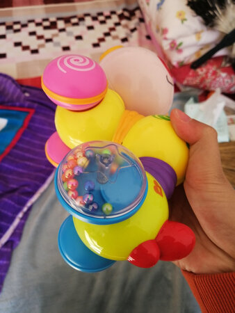 玩具很好，色彩鲜艳，宝宝喜欢