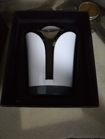 买了几次车载香薰了就属这次的不错，味道清香，不会刺鼻，值得购买！