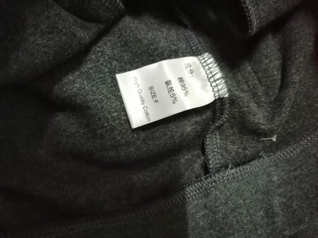 东西收到了，和图片一模一样。质量非常好按说明给的尺寸买的，大小合适手感很好是纯棉的满意。物流也很快，给快递员五颗星。