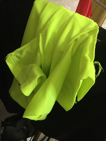 衣服合适，价格合适，还不错