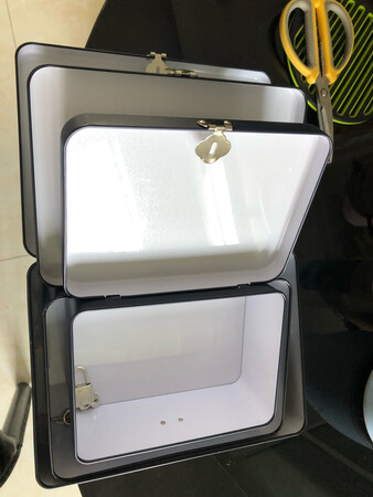 用来锁药品，防止宝宝误食。