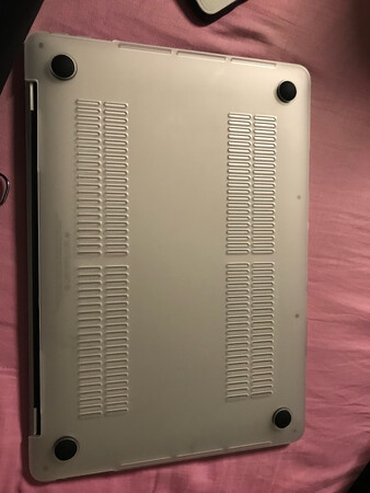 整体手感不错，套的贴合性也不错，稍微贵点也值这个价吧，可以入手