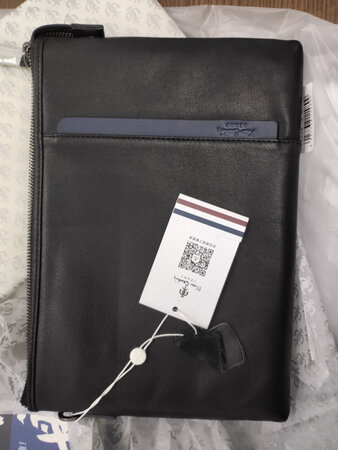 外观与手感与商品描述一致。非常满意！