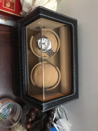 买给爸爸的父亲节礼物，很好看，就是老爸还没习惯用，总是忘