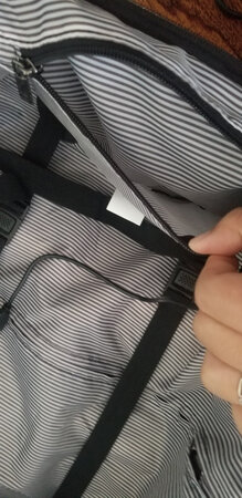 东西还可以。就是肯定是别人用过或退货的。外面有小磕碰，里面绑USB线的扎带是拆了的。肯定别人是使用过。