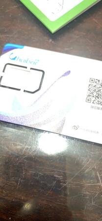 在香港用还是很不错的。一下飞机就马上换上新的sim卡，很快信号就有了。在香港也可以随时随地地查信息，上网，太爽了。就是晩上较晚还有早晨的时候，信号会不太好。还有，去澳门的时候是一点都不能用的，一定要注意这一点。总体而言，性价比还是很不错的哦。