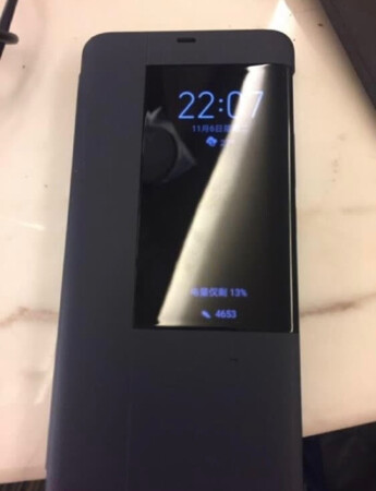 太酷炫了吧！超级服帖！尺寸非常合适，就是量身定做的呀，很完美，手感超级好的。透明视窗非常实用，可以看时间等简要的信息，不用打开盖子，简单方便易操作，避免了很多麻烦。颜色也是低调奢华有内涵，磨砂质感防滑又不容易脏，真的很不错！
