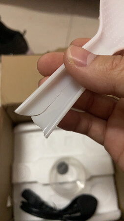 送的饭勺是烂的，问客服都不理人，这样的态度太差了