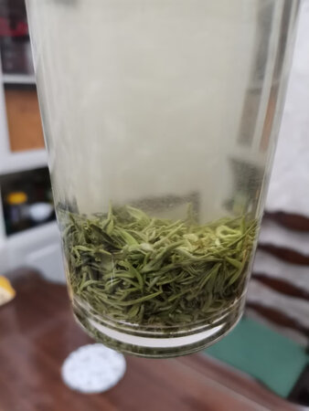 这次购买的金罐毛尖，确实是比银罐的好一些，口感也更加好，茶叶的外观也更加整齐一些。双十一的价格还是比较好的，以后碰到活动价还是会继续购买的。