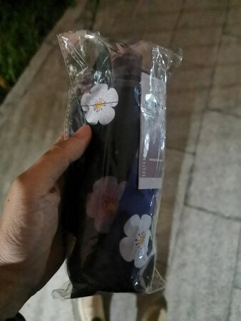 拿过来总体质量还可以；不过不知道是不是人品不好 就这么几天那个骨架就坏了；还好京东购买了的直接坏了把新的。 不过真心不舒服 希望新的能够撑的持久点