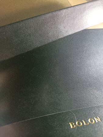 本来买来钓鱼用的，还没用这外面的眼镜盒就掉了。是不是在过两天镜片就掉了。第一次给差评