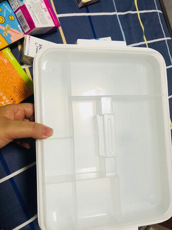 容量很大的药箱，质量也很好??。没什么异味........