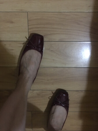 昨晚收到的，试穿了一下，大小合适，只是这颜色和图片灯光下的颜色相差太大，但是鞋子质量很好