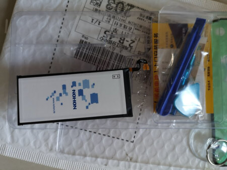 京东的售后服务真的是非常满意，新电池第二天就送到了，这次提前拆开看了一下，没有任何问题。