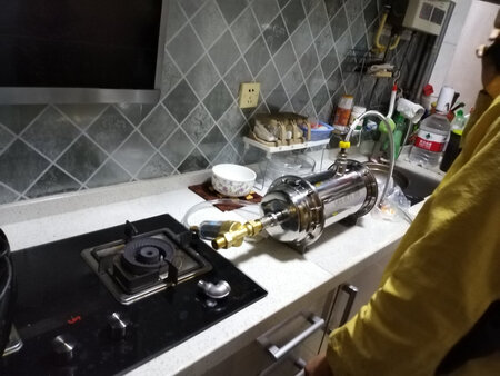 今天安装师傅很顺利的安装好了，很负责地告知注意事项，很满意的一次网购，谢谢商家
